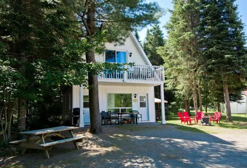 Lomakeskus Camping Chalets Spas Pignons Rouges