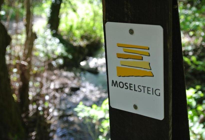 Weinhotel Hubertus Garni