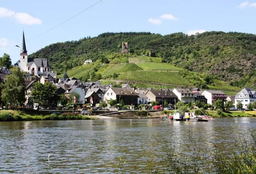 Weinhotel Hubertus Garni