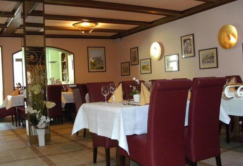 Weinhotel Hubertus Garni