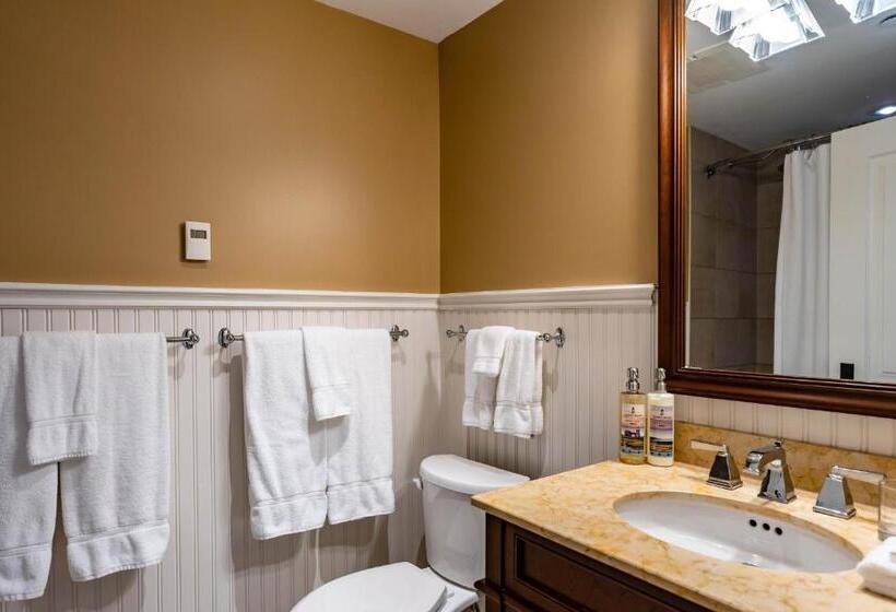 ユースホステル The Inn At Cobble Beach