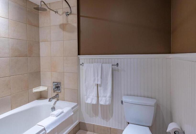 ユースホステル The Inn At Cobble Beach