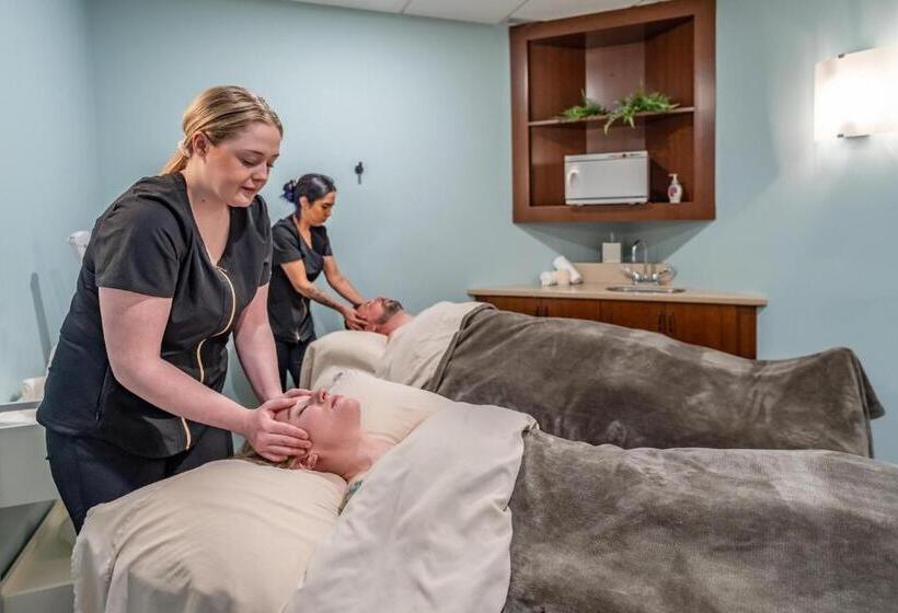 ユースホステル The Inn At Cobble Beach