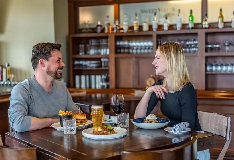 Retkeilymaja The Inn At Cobble Beach