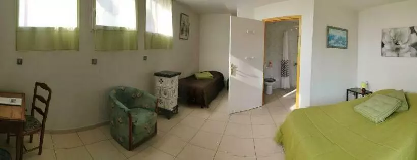 ベッドアンドブレックファースト Chambres D Hôtes Aux Portes Des Tumuli