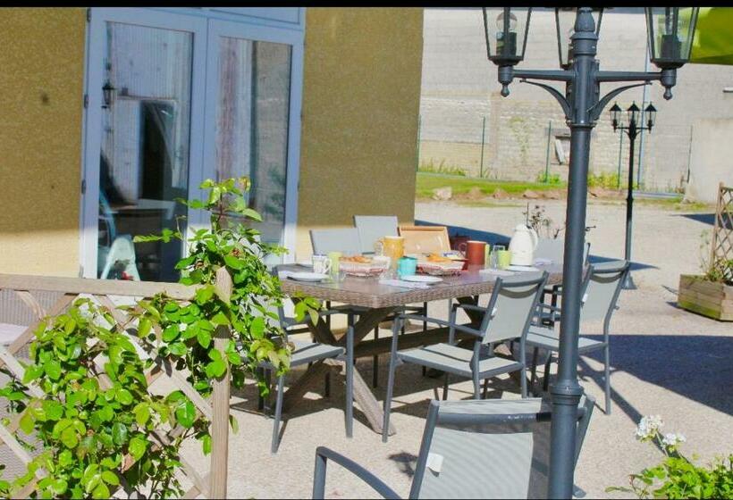 住宿加早餐  Chambres D Hôtes Aux Portes Des Tumuli