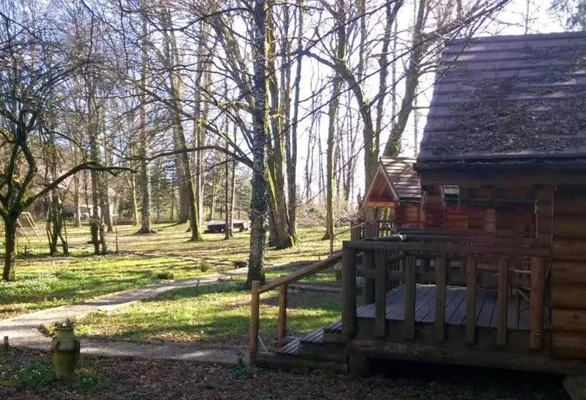 ベッドアンドブレックファースト Chambres D Hôtes La Gargaille