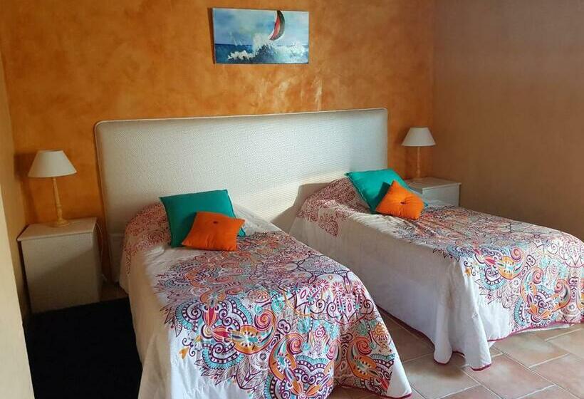 ベッドアンドブレックファースト Chambres D'hôtes Les Châtelains