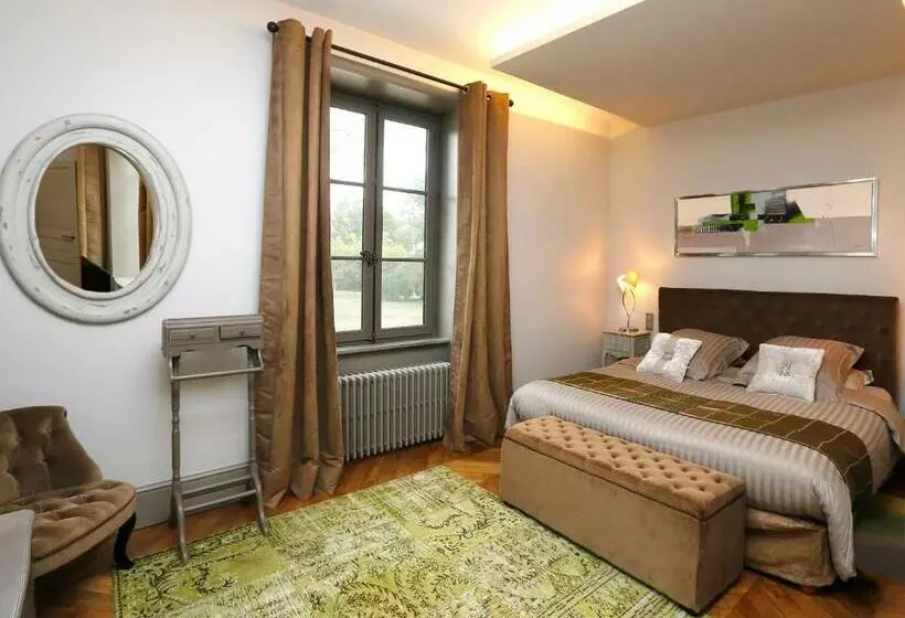 ベッドアンドブレックファースト Château De Briante