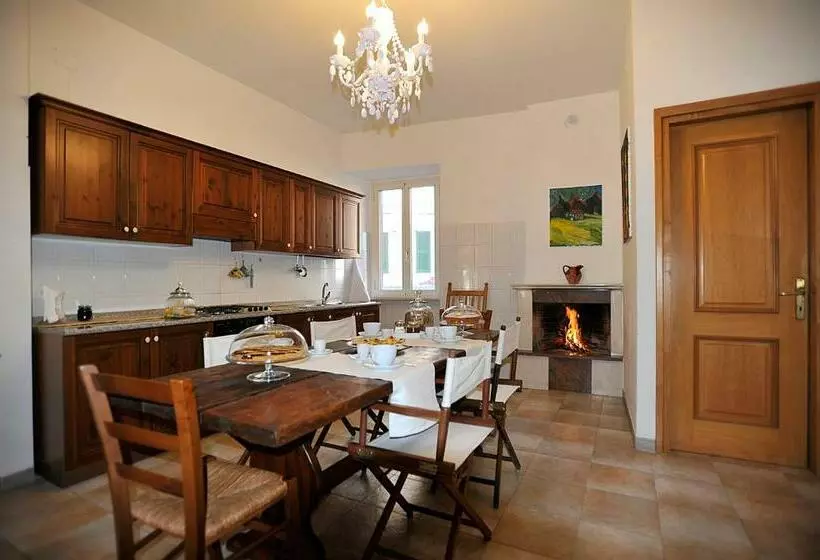 Aamiaismajoitus (B&B) La Fontana Di Nonna Checchina