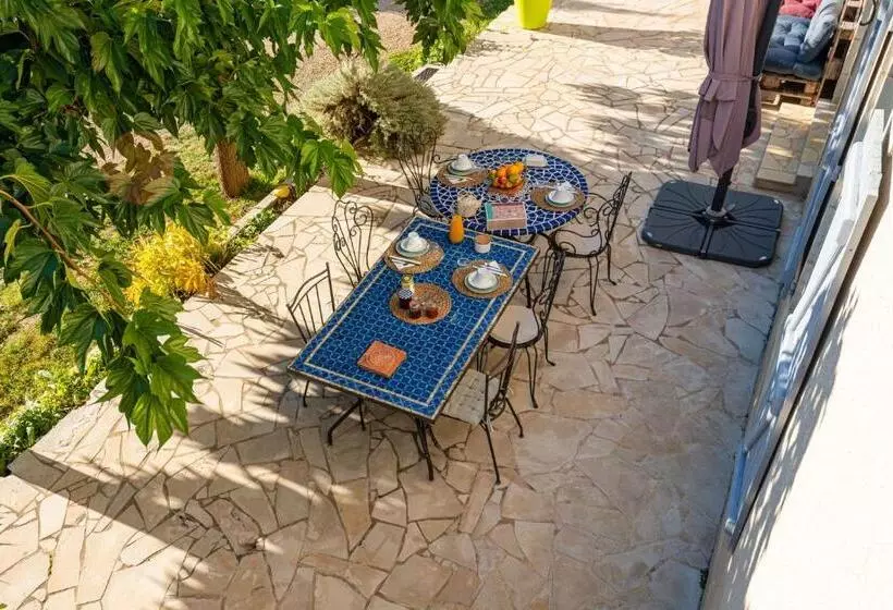 Aamiaismajoitus (B&B) La Maison De Charlotte   Chambres D Hôtes Futuroscope