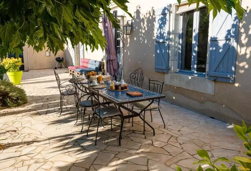 Aamiaismajoitus (B&B) La Maison De Charlotte   Chambres D Hôtes Futuroscope