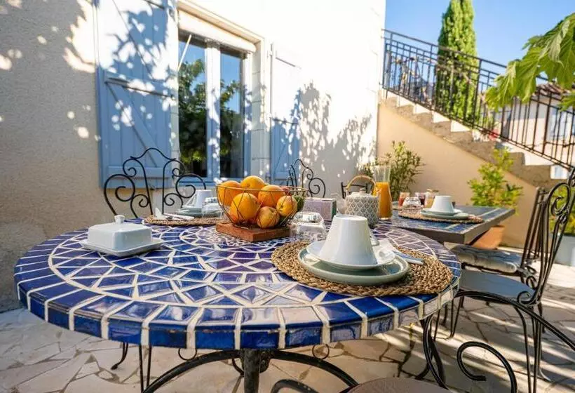 Aamiaismajoitus (B&B) La Maison De Charlotte   Chambres D Hôtes Futuroscope