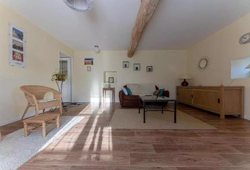 Aamiaismajoitus (B&B) La Maison De Charlotte   Chambres D Hôtes Futuroscope