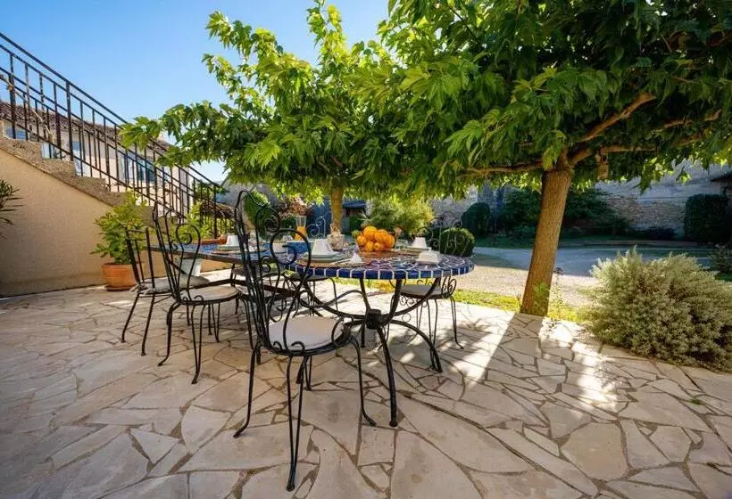 Aamiaismajoitus (B&B) La Maison De Charlotte   Chambres D Hôtes Futuroscope