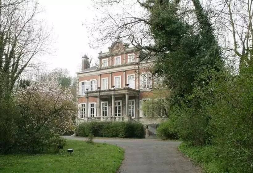 Aamiaismajoitus (B&B) Le Chateau De Philiomel