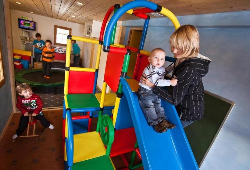 Familienhotel Alpina