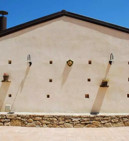 Hotelli Agunì Agriturismo E Locanda