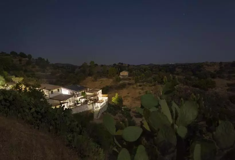 Hotelli Agunì Agriturismo E Locanda