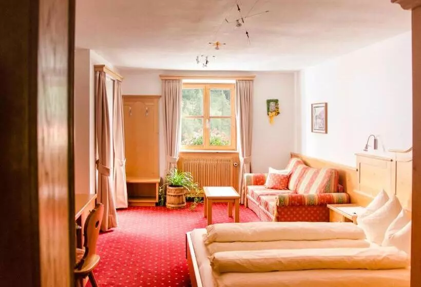 Hotelli Gasthof Gemse