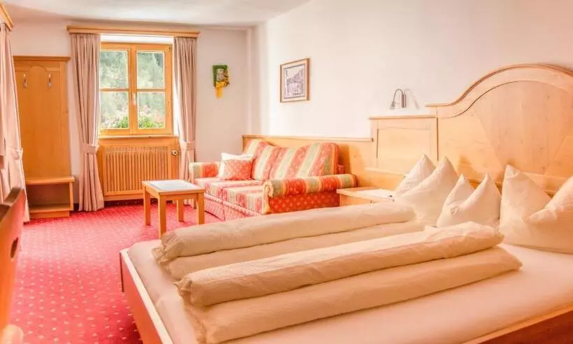 Hotelli Gasthof Gemse