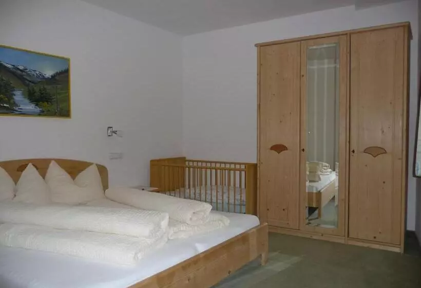 Hotelli Gasthof Gemse