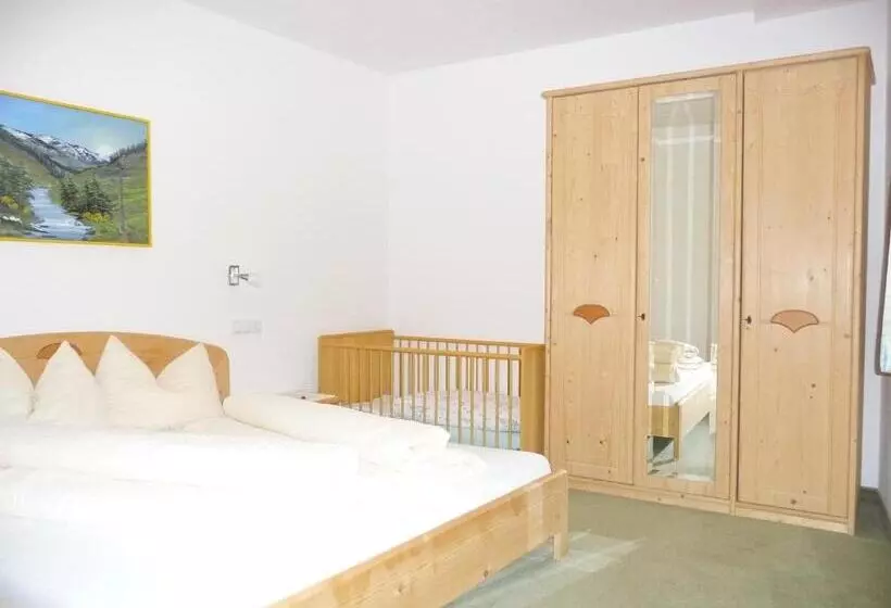 Hotelli Gasthof Gemse