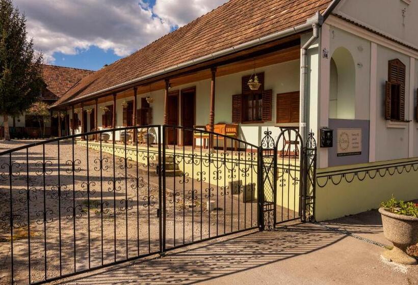 Отель Noresa étterem és Panzió