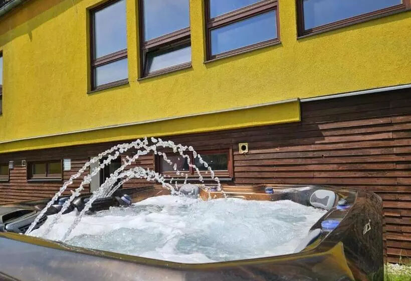 Hotelli Zlatý Chlum