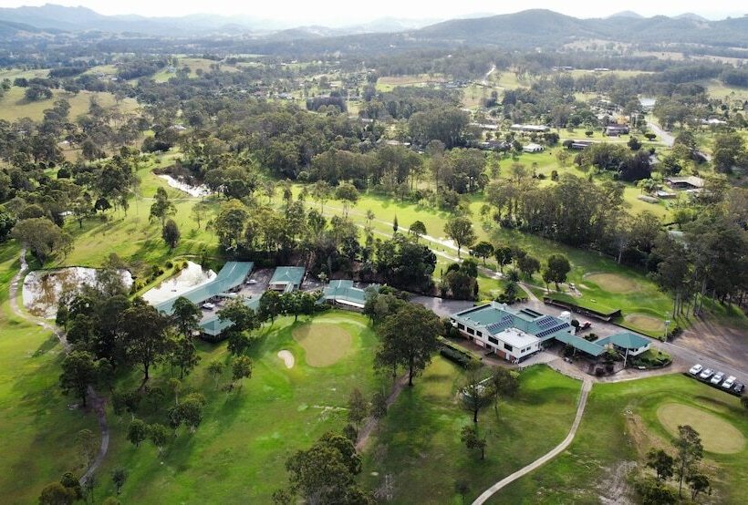 汽车旅馆 Golf Club Motor Inn Wingham