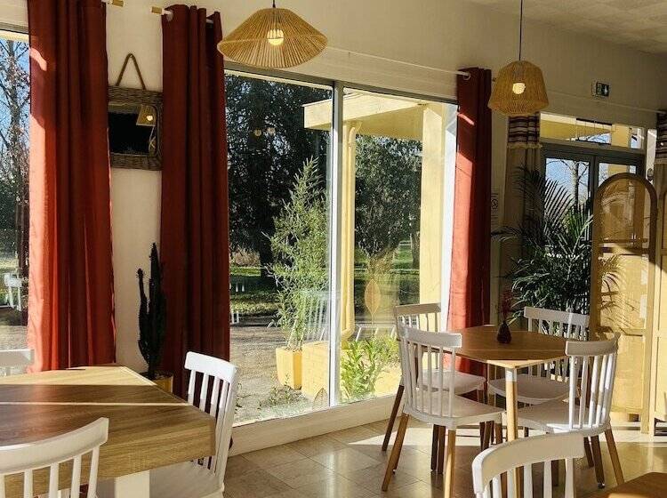 Motel Les Broussailles