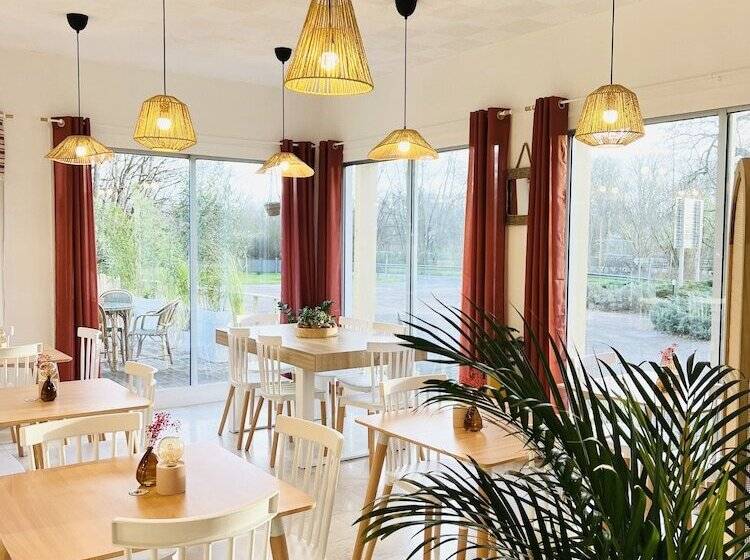 Motel Les Broussailles