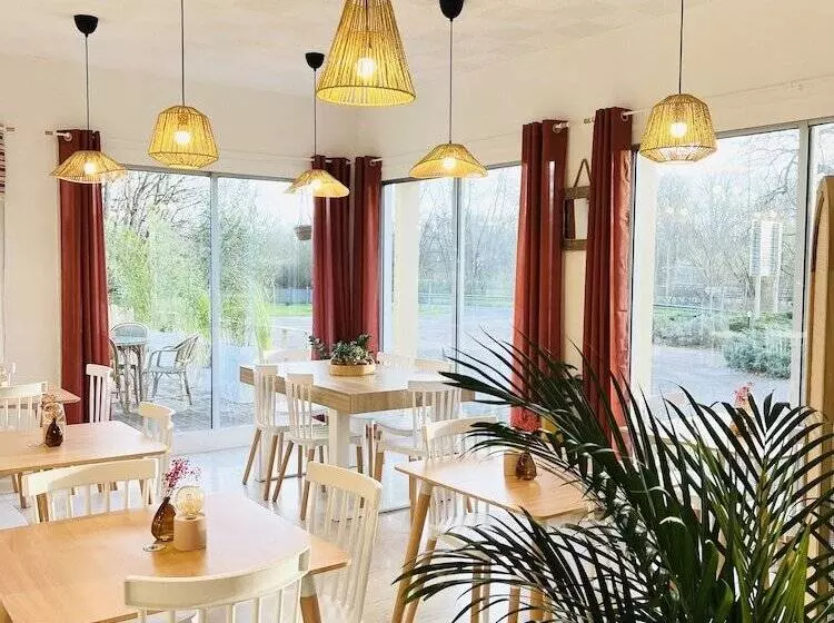 Motel Les Broussailles