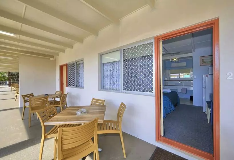 Motelli Moore Park Beach Inn