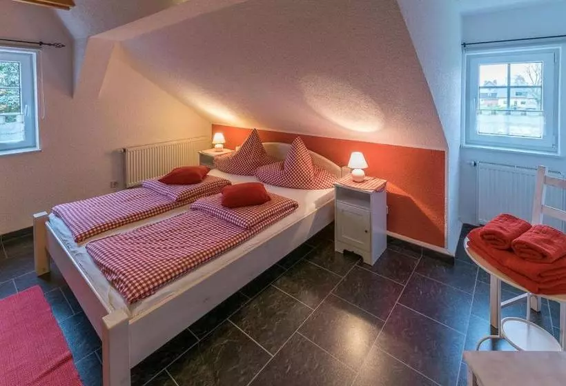 ペンション Landhaus Rundblick Im Elbsandsteingebirge Bei Bad Schandau