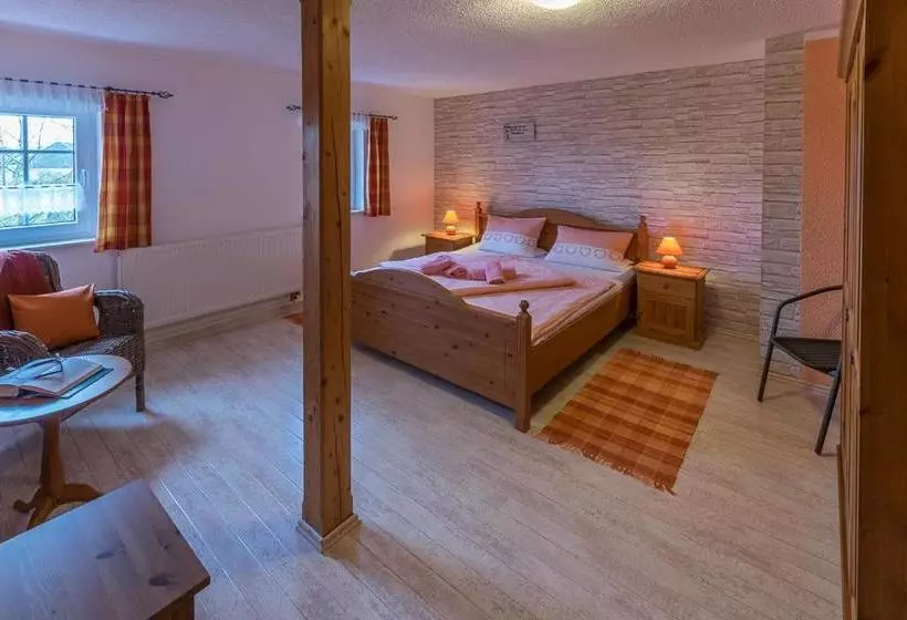 ペンション Landhaus Rundblick Im Elbsandsteingebirge Bei Bad Schandau