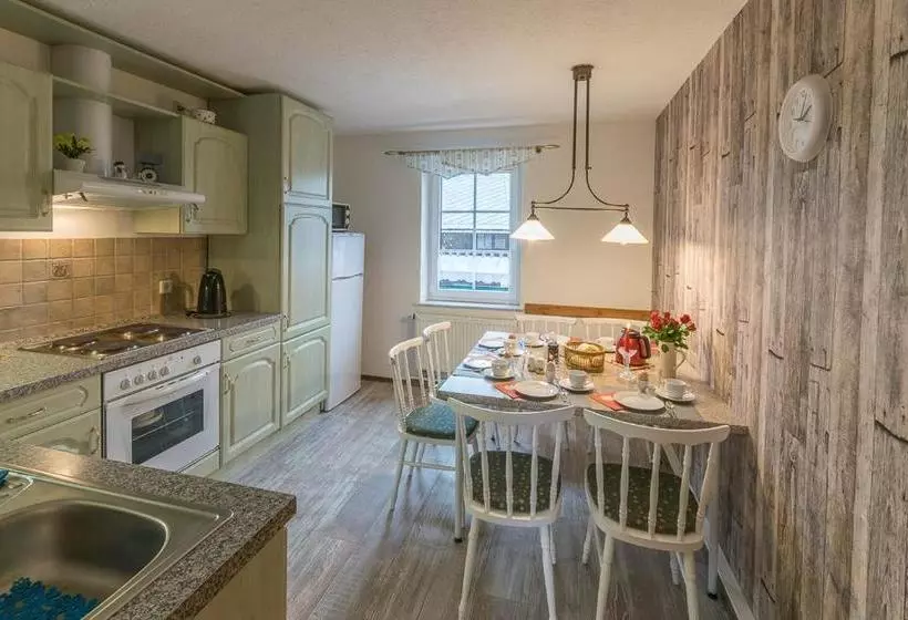 ペンション Landhaus Rundblick Im Elbsandsteingebirge Bei Bad Schandau