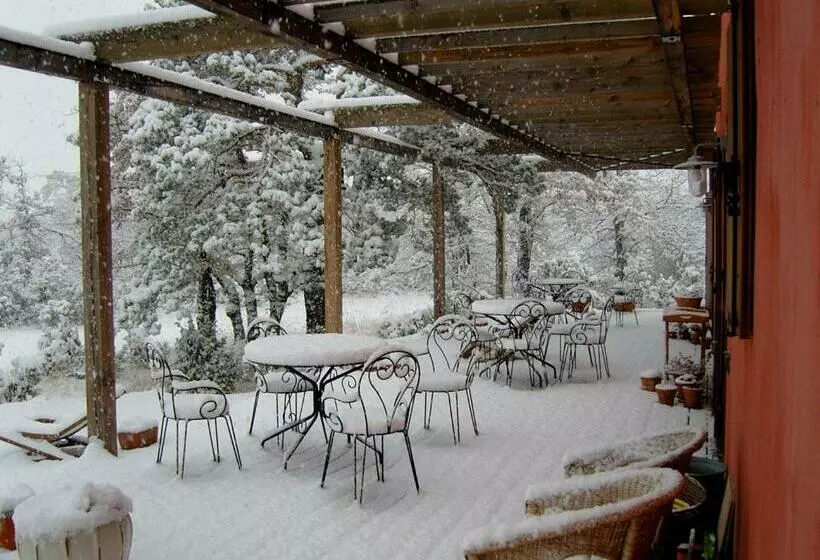 ペンション Maison Rouge