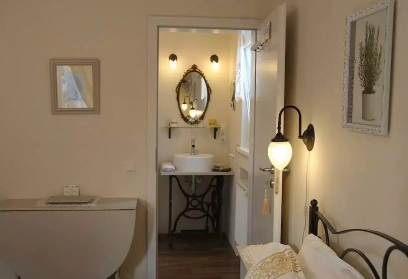 Majatalo No.31 B&b Im Rosengarten