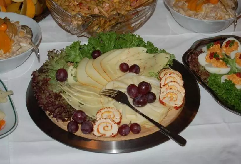 ペンション Ratskeller Hotel & Restaurant Lindow