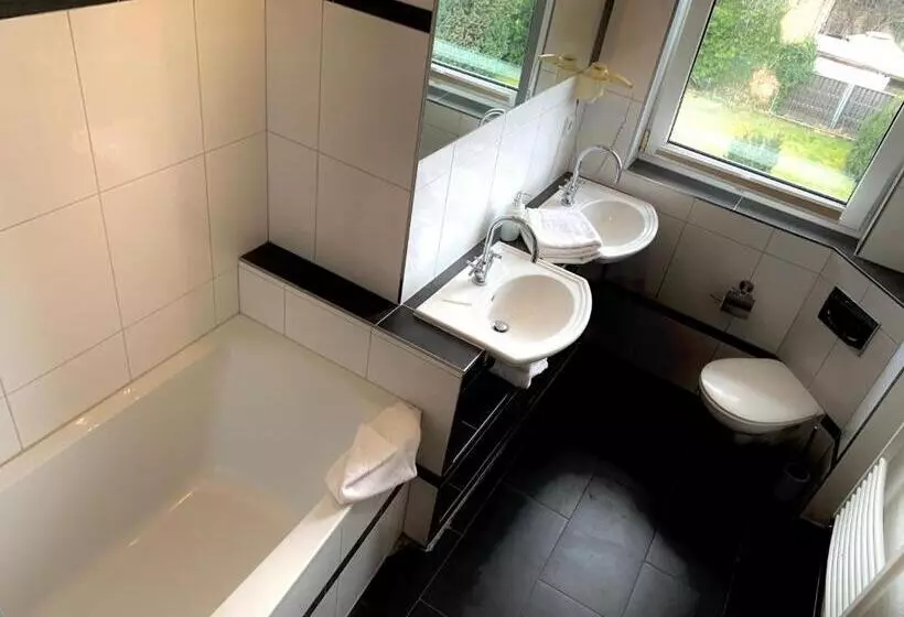 ペンション Ratskeller Hotel & Restaurant Lindow