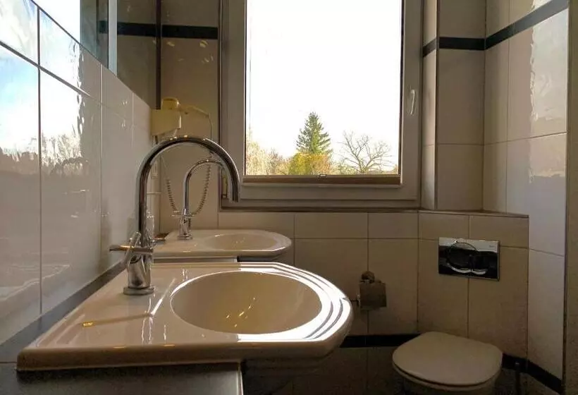 ペンション Ratskeller Hotel & Restaurant Lindow