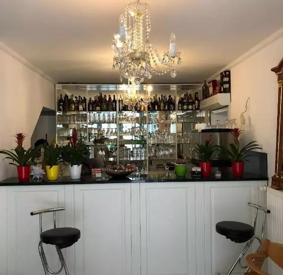 ペンション Ratskeller Hotel & Restaurant Lindow