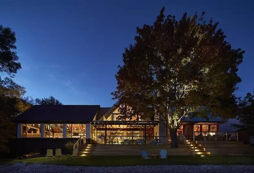 Retkeilymaja Drake Devonshire And Motor Inn