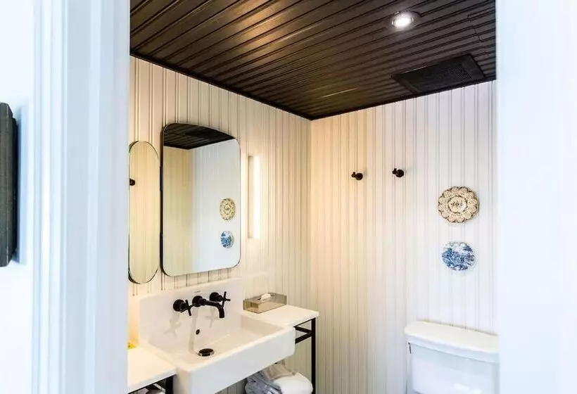 Retkeilymaja Drake Devonshire And Motor Inn