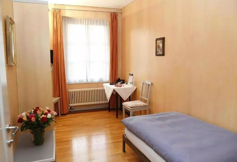 Retkeilymaja Gasthof Gyrenbad