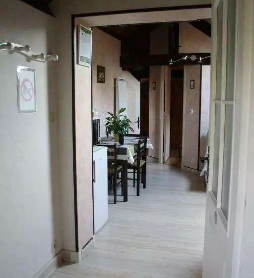 ベッドアンドブレックファースト Chambre D'hôtes Les Chênes
