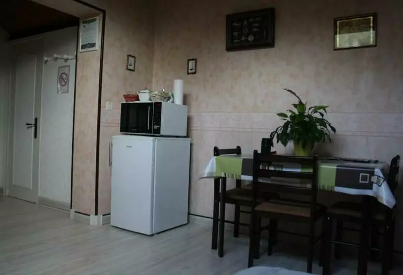 ベッドアンドブレックファースト Chambre D'hôtes Les Chênes