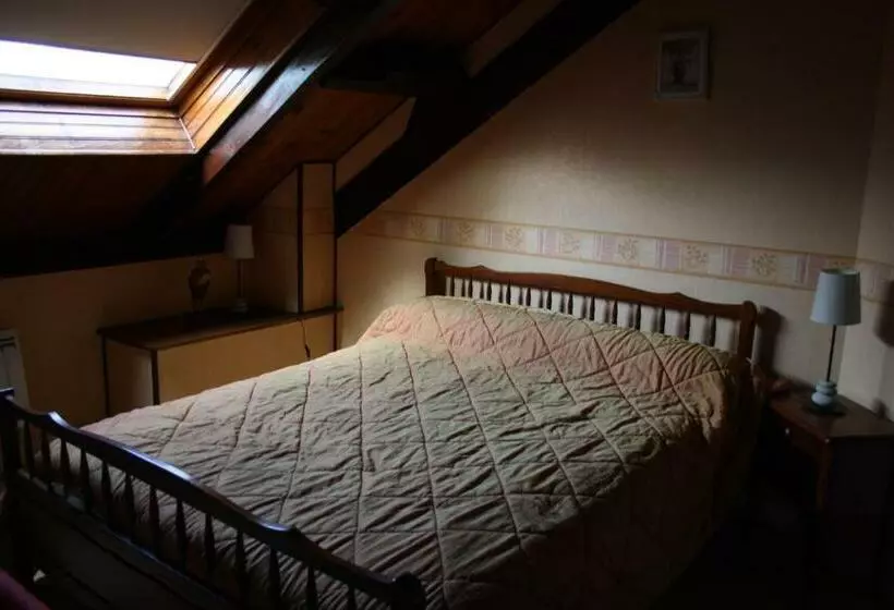 ベッドアンドブレックファースト Chambre D'hôtes Les Chênes
