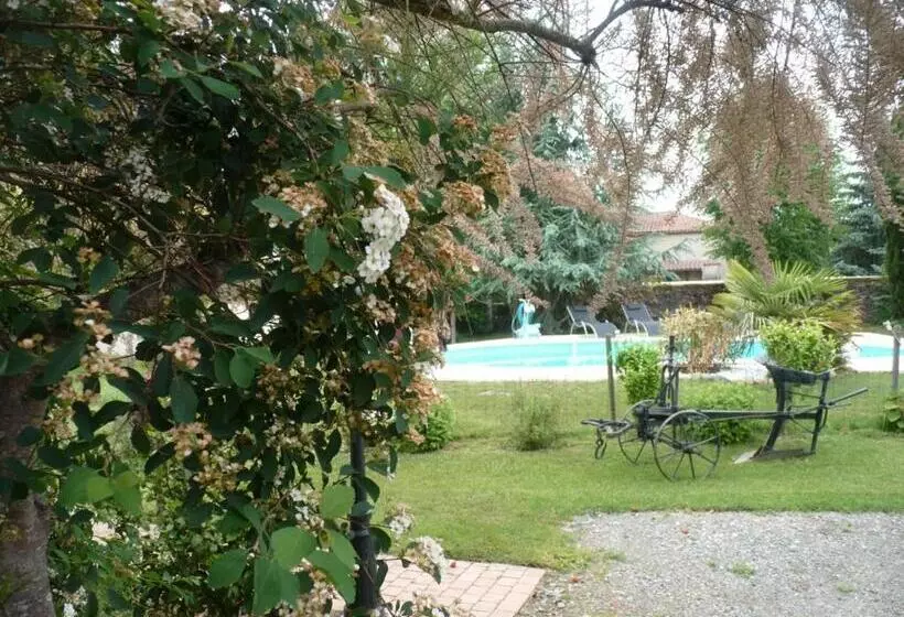 Aamiaismajoitus (B&B) Chambres D'hôtes L'ardiegeoise